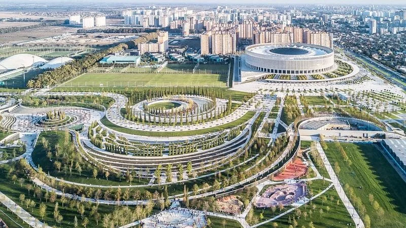 Парк с амфитеатром и стадионом