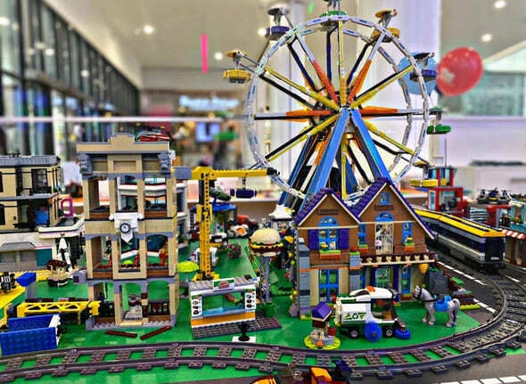 Starbricks - Игровой город из конструктора Лего
