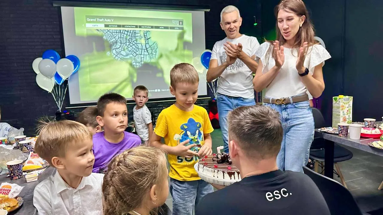 Торт и поздравление